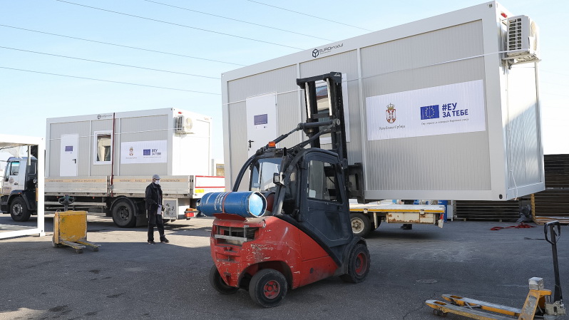 Širom Srbije nastavlja se postavljanje kontejnera za trijažu koje finansira EU